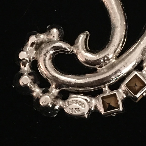 SOLD in trunk sale Vintage Weiss rhinestone pin - Picture 7 of 8